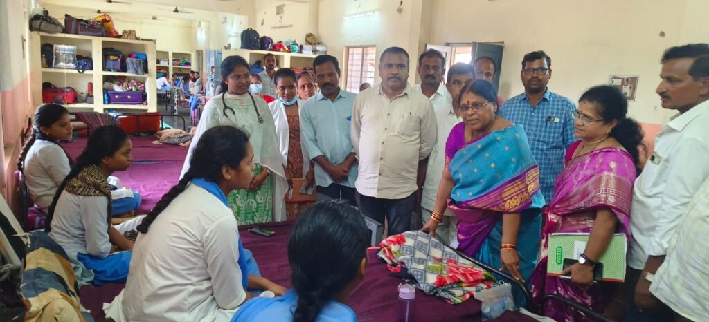 తాటిపూడి ఏపీఆర్జేసీ గురుకులంలో విద్యార్థులకు వైరల్ జ్వరాలు