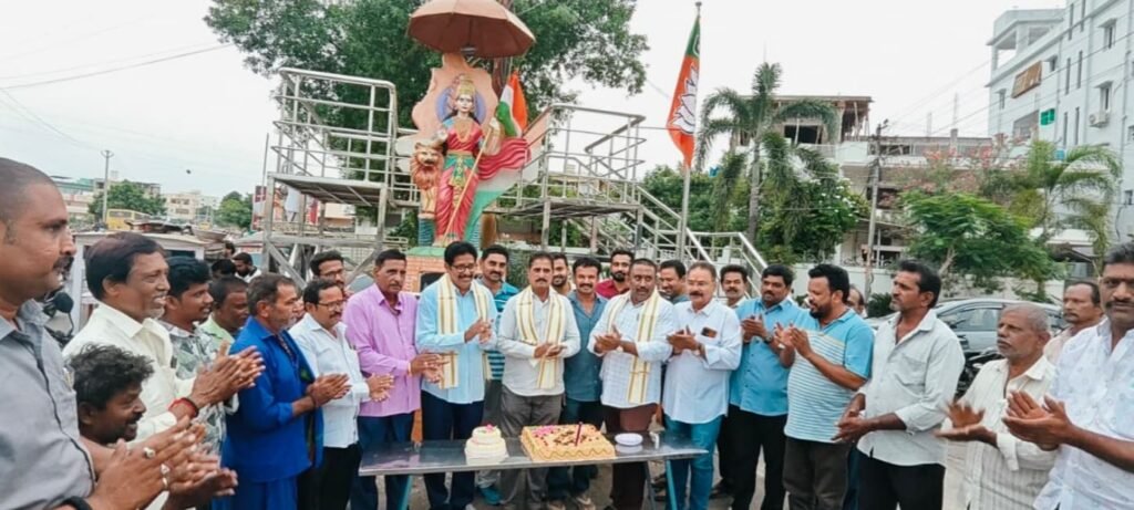 బి‌జే‌పి ఆధ్వర్యంలో చిరంజీవి పుట్టిన రోజు వేడుకలు