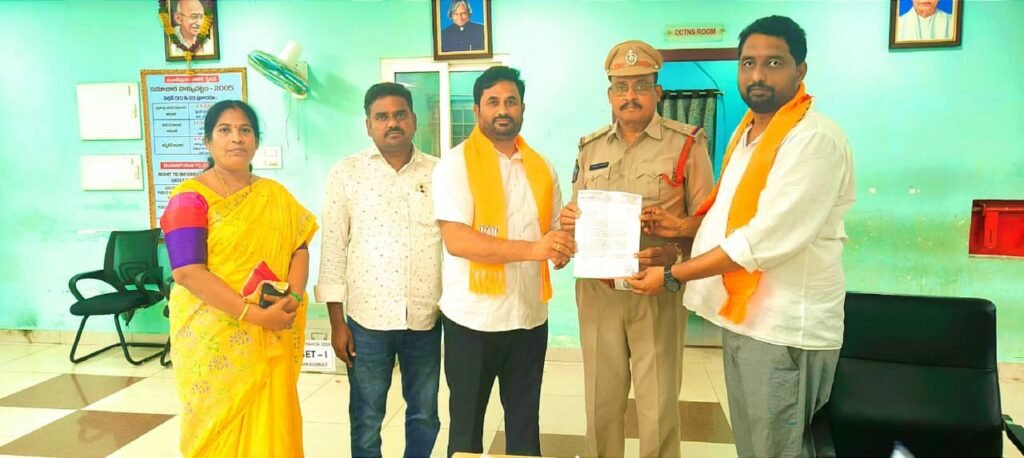 షాధిక్ ఖాన్ పై చర్యలు తీసుకోవాలి