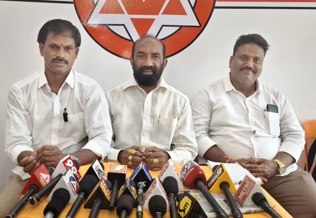 అంబటి రాంబాబు అతిపెద్ద రాజకీయ బఫున్ : కొర్రపాటి నాగేశ్వరావు