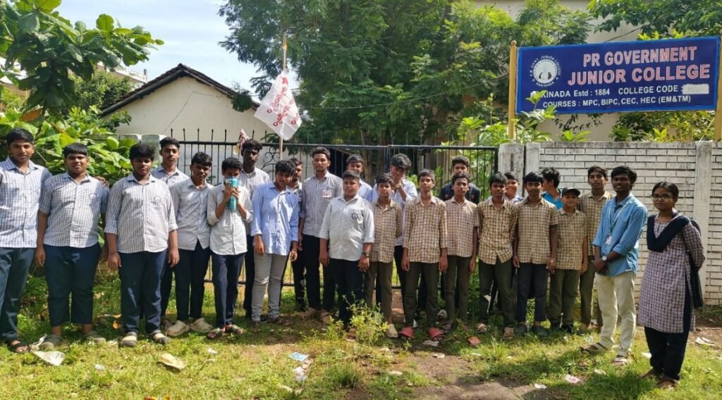 ఘనంగా ఐక్య విద్యార్థి సంఘం ఆవిర్భావ దినోత్సవం నిర్వహించిన కాకినాడ నగర కమిటీ