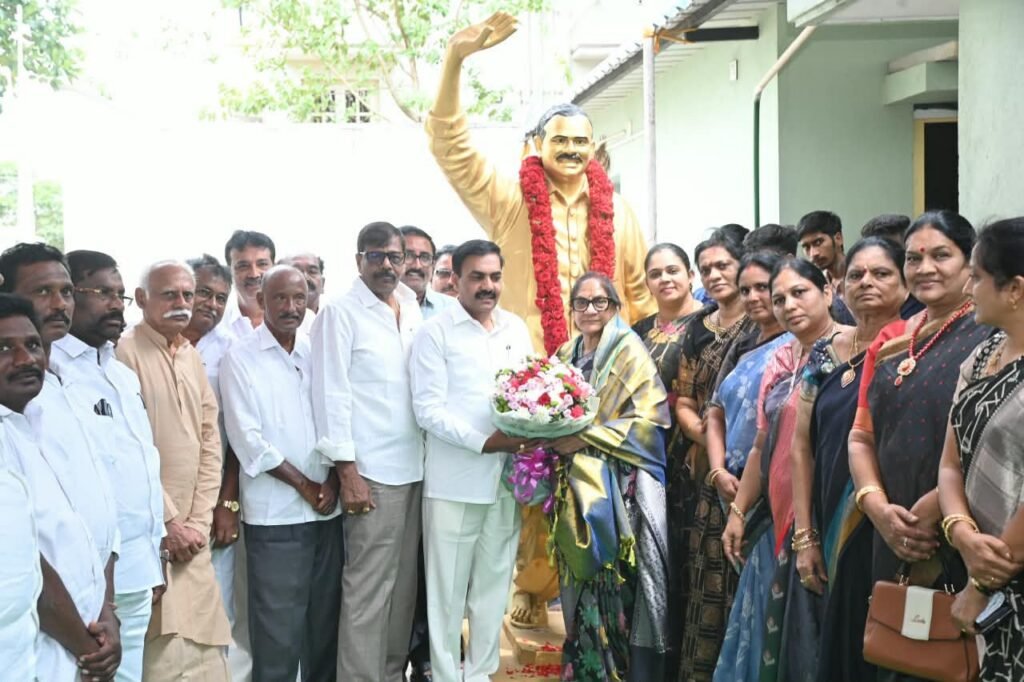 అరుణమ్మ సేవలు ప్రశంసనీయం : కాకాణి