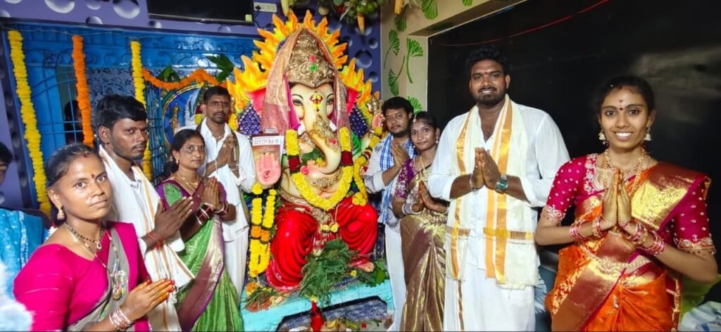 తూర్పు కాపు సంక్షేమ సంఘం ఆధ్వర్యంలో అంగరంగ వైభవంగా చవితి వేడుకలు