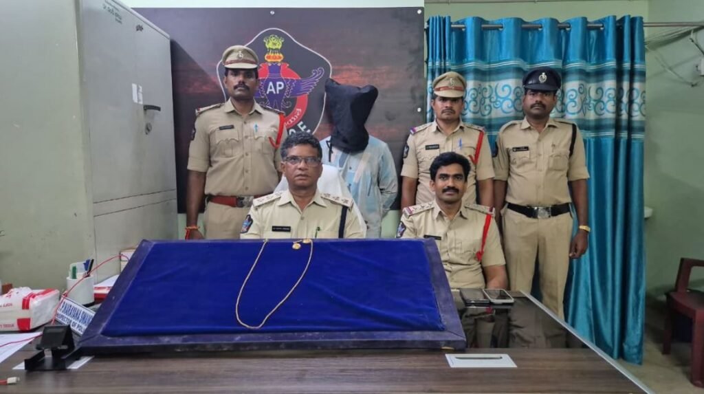 పెదకాకాని అమ్మవారి మంగళసూత్రాలు చోరీ కేసు నిందితుడు అరెస్ట్
