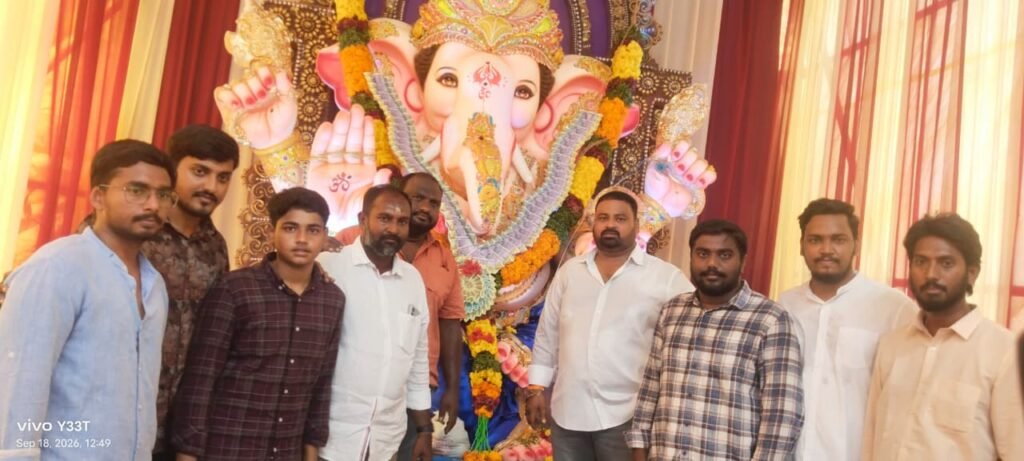 శ్రీ మహాగణపతి యూత్ ఆధ్వర్యంలో మహా అన్నదాన కార్యక్రమం